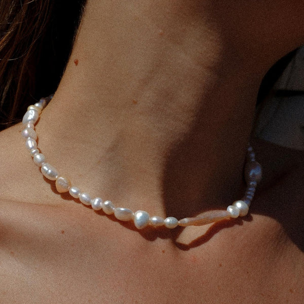 Primo bacio | Collana di perle d'oro Solig choker per le donne | Collana di perle d'acqua dolce Lil Milan