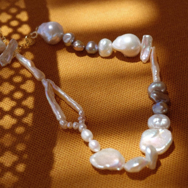 Farfalle nello stomaco | 18 kt Collana chocker in oro massiccio con perle | collana di perle da donna | Lil Milan