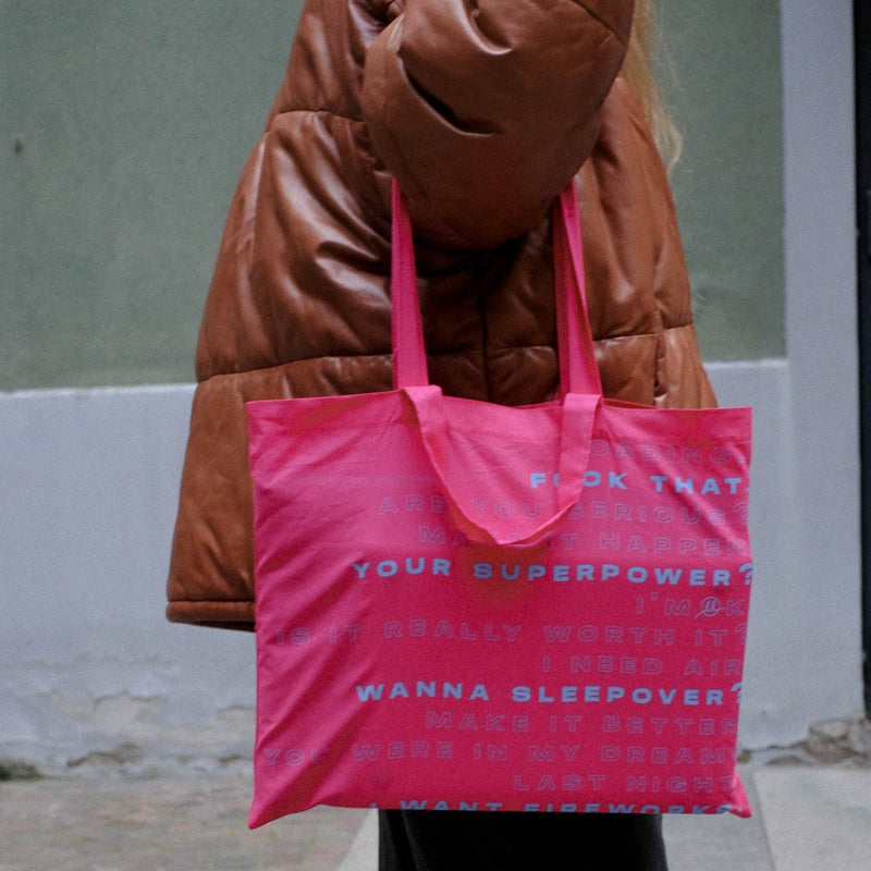 La borsa più elegante Rosa per le commissioni in città | Whatever Tote | Lil Milan
